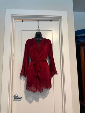 Women's Burgundy Lace-Trim Satin Robe - Wrap Tie, w Chemise